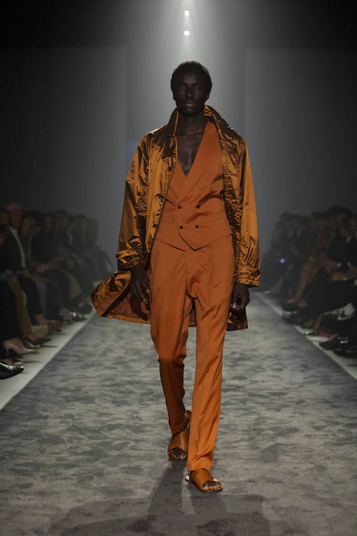 Look 16