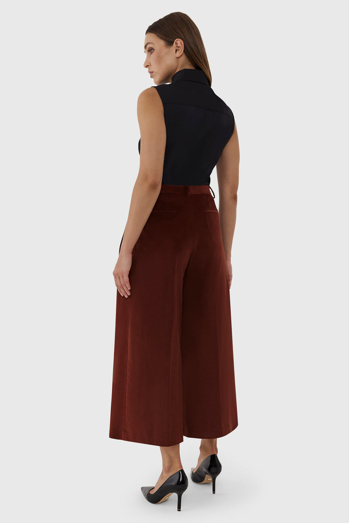 Nerridah Sleeveless Shirt