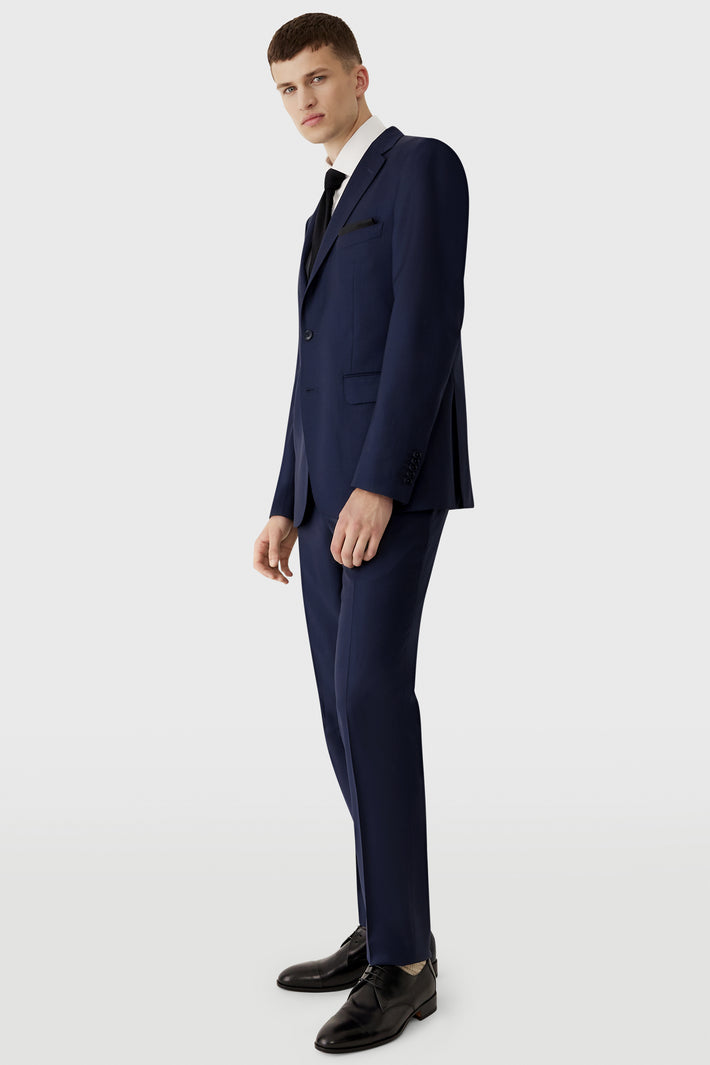 Zero-Weight Suit Jacket